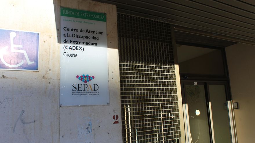 El sindicato SIP denuncia la "privatización encubierta" de las terapias del CADEX de Cáceres