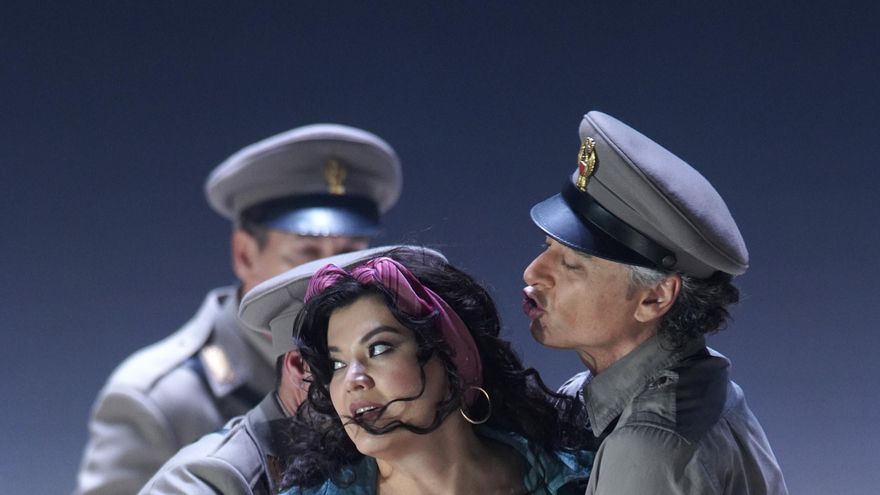 'Carmen' llega al Teatro Real con una versión desvaída y cañí