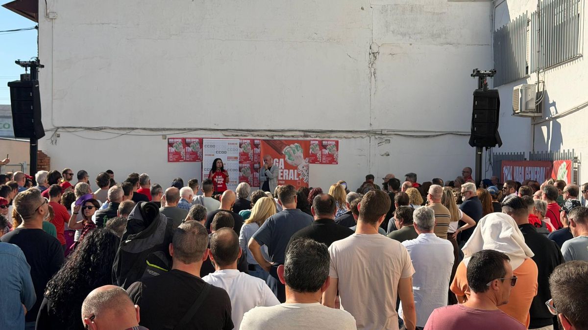 Unai Sordo y Ana García han intervenido en la asamblea de CCOO-PV celebrada este martes en el polígono industrial de Quart de Poblet.