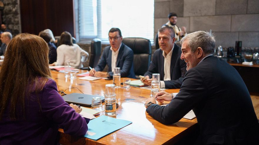 El Gobierno de CC y PP aprueba sus primeros presupuestos, que incumplen con la promesa de una rebaja fiscal