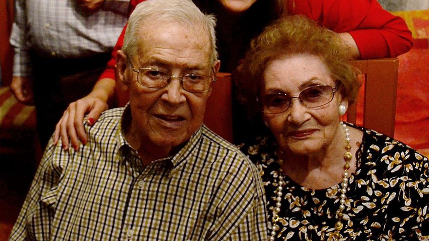 Rita y Santiago en una reunión familiar previa a la pandemia