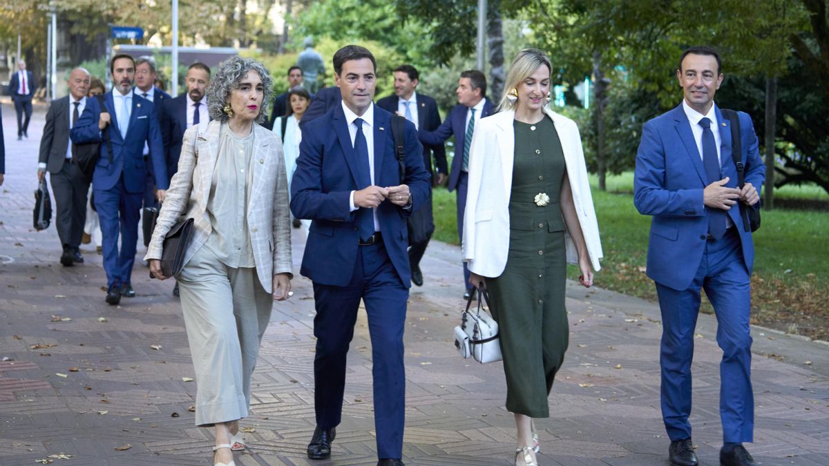 Imanol Pradales, a su llegada al Parlamento Vasco