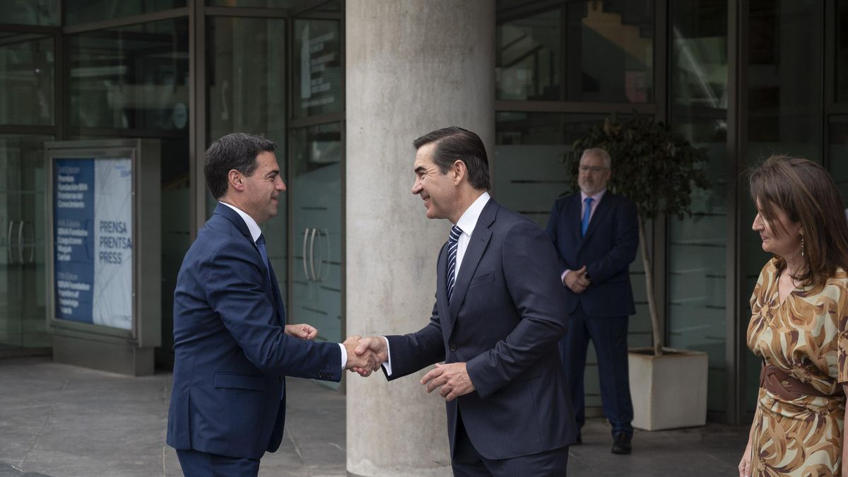 El PNV recalca ahora que el BBVA "es un banco vasco" y confía en que salga de la fallida OPA reforzado