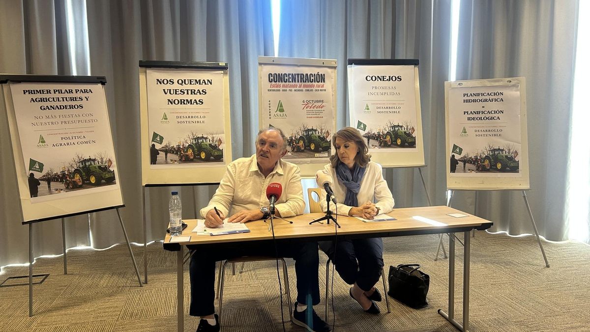 Rueda de prensa de José María Fresneda y Blanca Corroto en Toledo