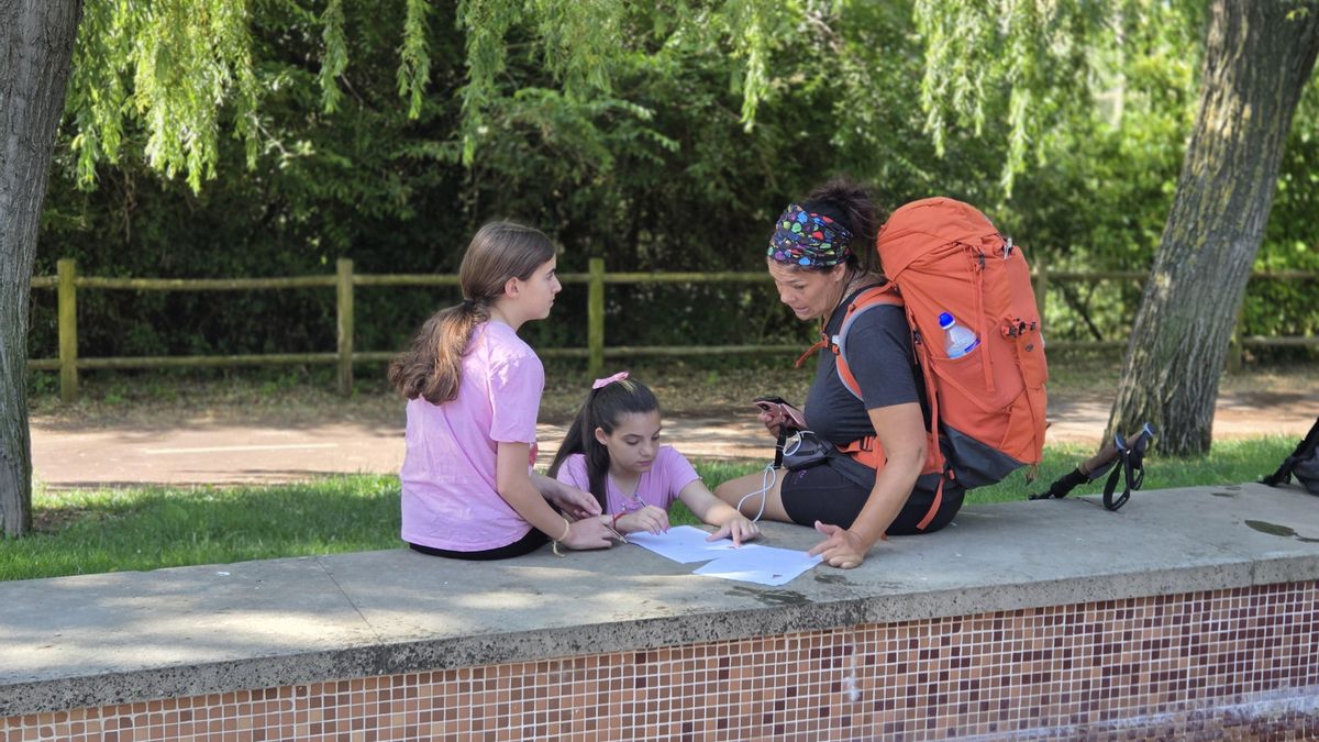 Embajadores de Logroño: alumnado del CEIP Varia reciben en inglés a los peregrinos del Camino de Santiago