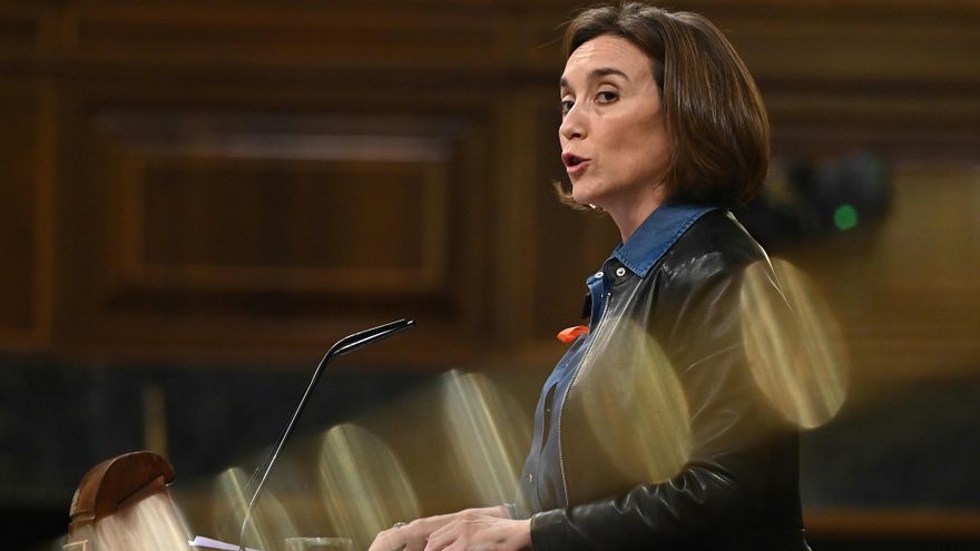 La portavoz del grupo parlamentario del PP, Cuca Gamarra, interviene durante el pleno del Congreso de los Diputados, este martes en Madrid. EFE/ Fernando Villar
