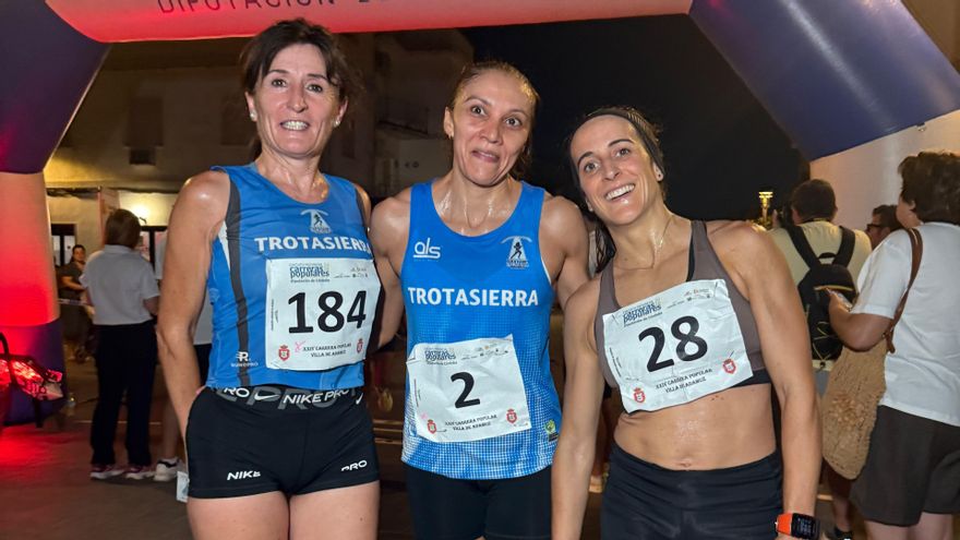 Podio femenino en Adamuz: Lisa Esquivel, Mercedes Delgado y Rafi Mengual