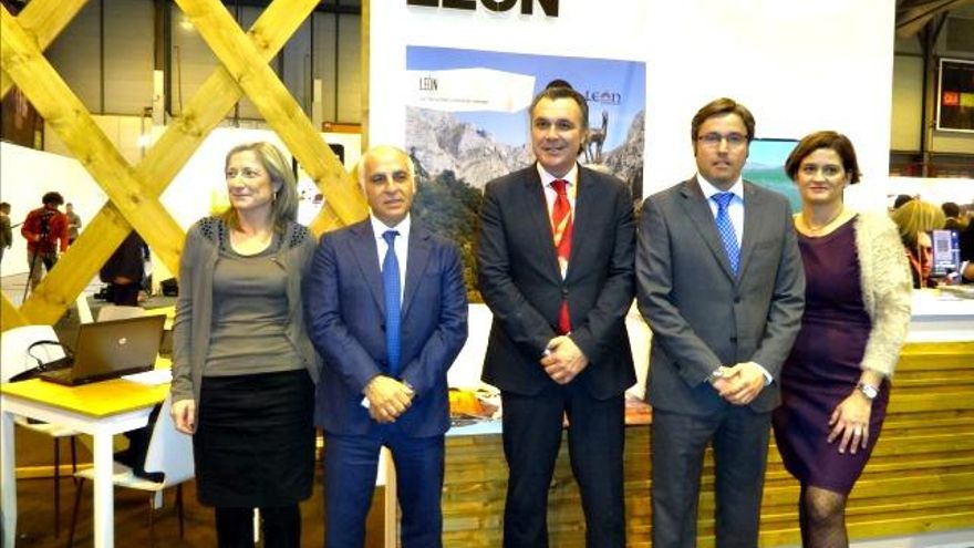 La Diputación en Fitur 2015 con las agencias de viaje.