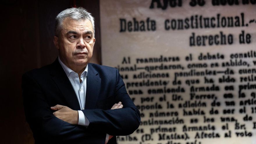 El ex secretario de Organización del PSOE Santos Cerdán a su llegada a la Comisión de Investigación del ‘caso Koldo’, en el Senado, a 17 de diciembre de 2025, en Madrid (España).