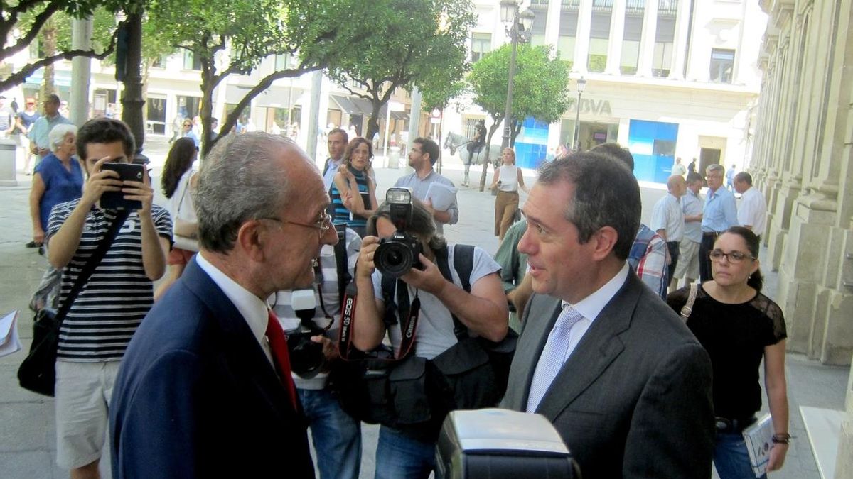 De la Torre ve "complicada" la propuesta de derribar el Málaga Palacio y dice que no es "viable económicamente"
