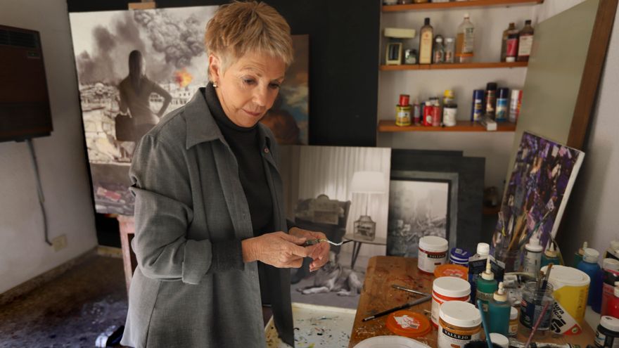 Isabel Oliver, en su estudio de Valencia.