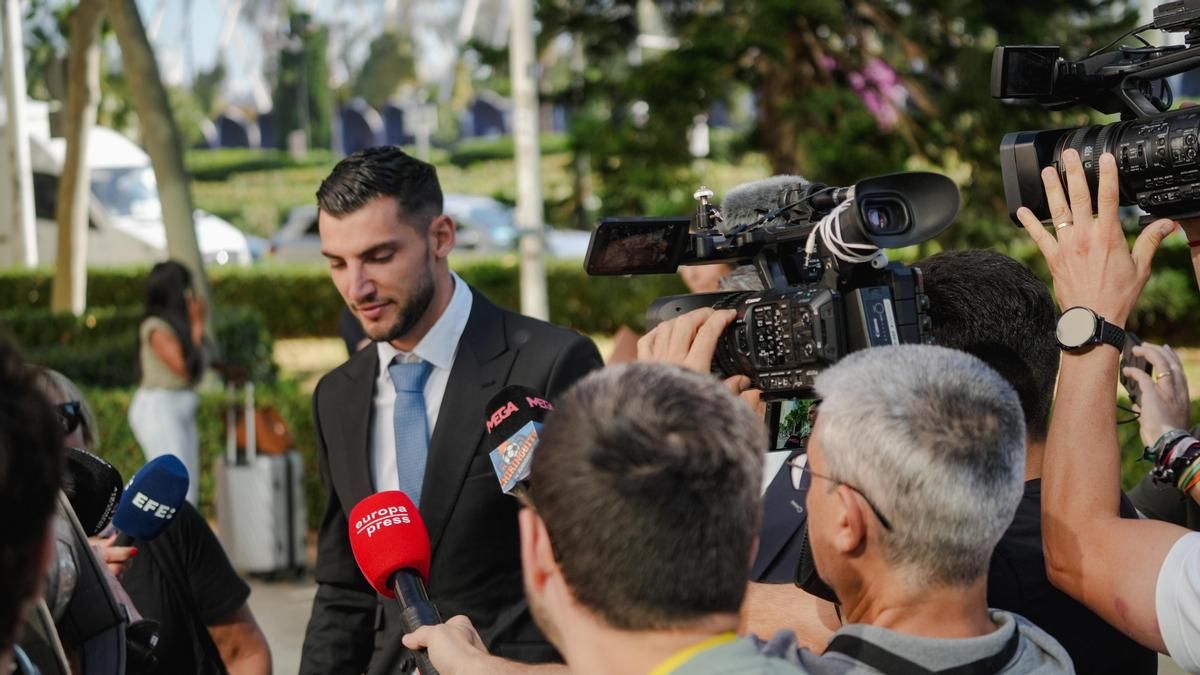 El Sevilla acuerda la cesión de Rafa Mir, condenado por agresión sexual, al Aris de Salónica con el permiso de la Audiencia de Valencia
