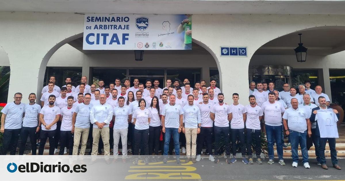 Foto de familia tras el seminario.