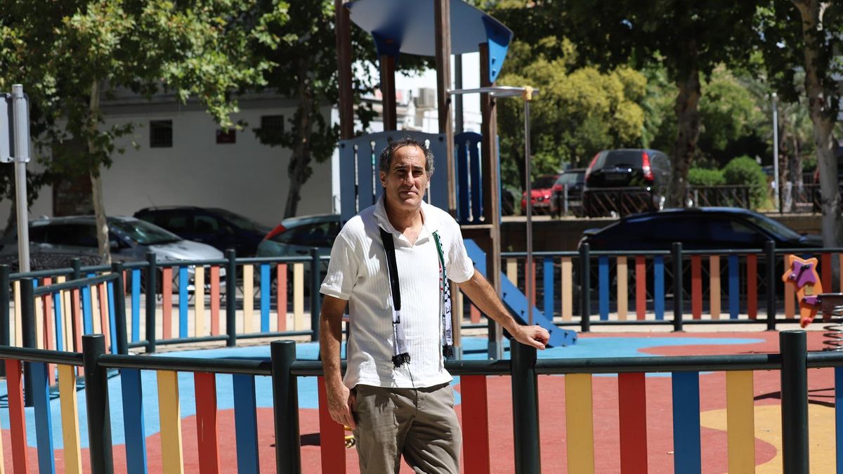 Exigen un plan de intervención urgente para entoldar los parques infantiles de la ciudad