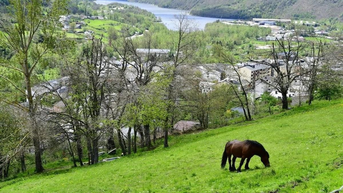 Vistas de Villablino desde el barrio de La Corradina. 