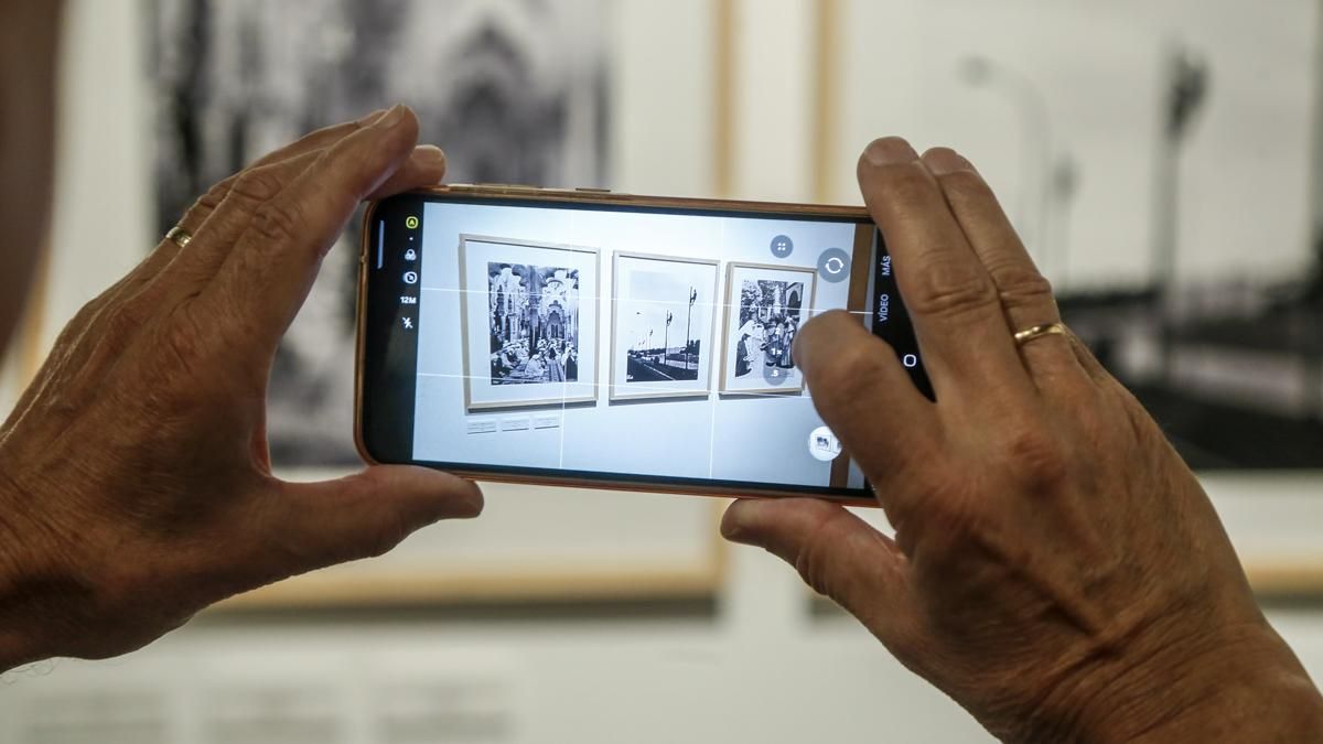 Inauguración de la exposición 'La eternidad del instante' en la fundación Cajasol