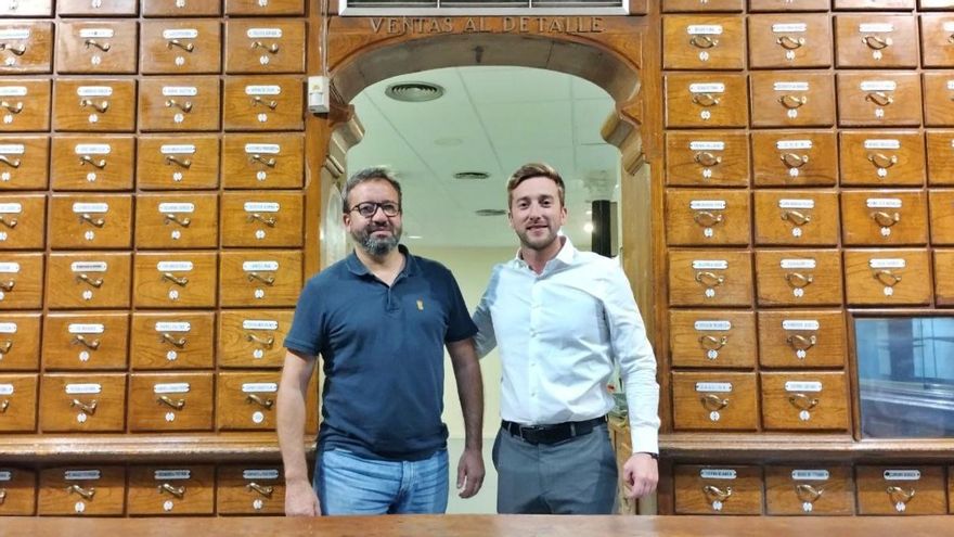 Reabre Riesgo, la droguería más antigua de Madrid, gracias a un pacto familiar y a la aclamación popular