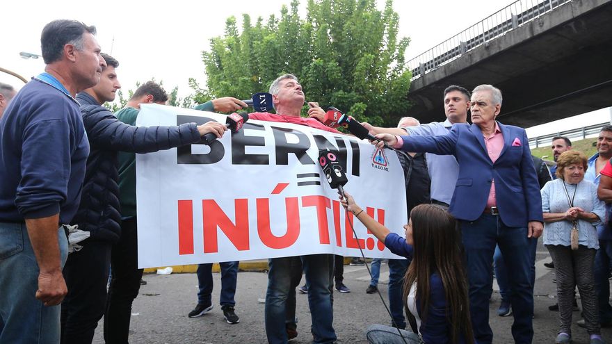 Son diez los colectiveros implicados en el ataque a Sergio Berni tras el crimen de Barrientos