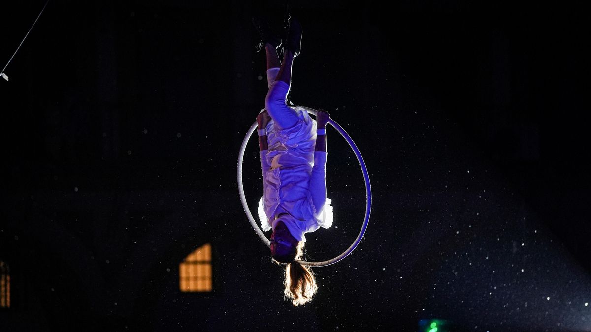 Espectáculo de acrobacias en la Corredera