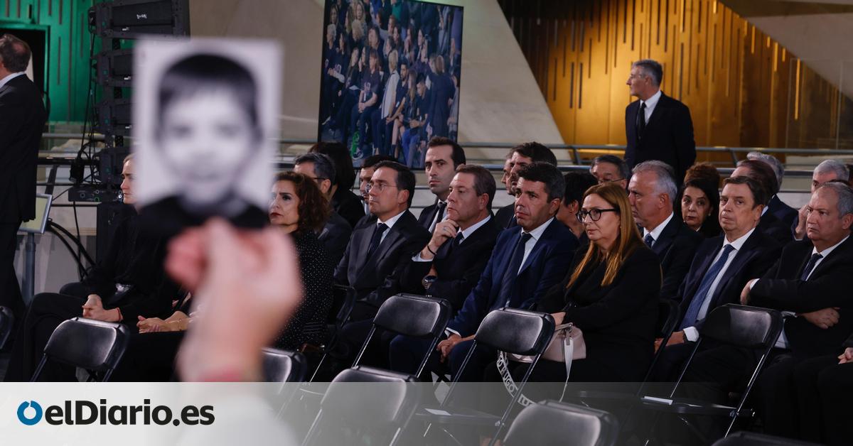 Un Mazón aislado y entre gritos de “dimisión” vuelve a eludir su responsabilidad en el aniversario de la dana