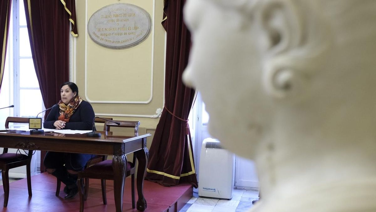 El gobierno local acoge a los inmigrantes "abandonados a su suerte" y da "una lección de humanidad" al Ejecutivo