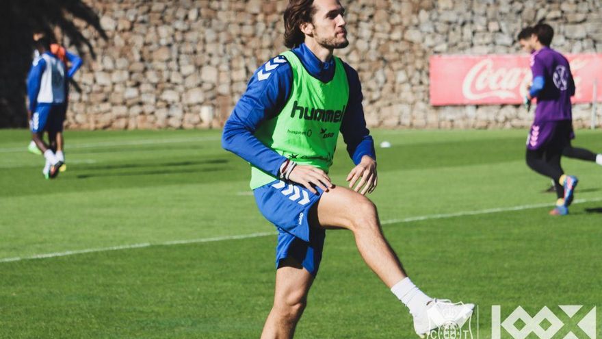 Corredera ve al CD Tenerife capaz de "competir contra cualquiera"