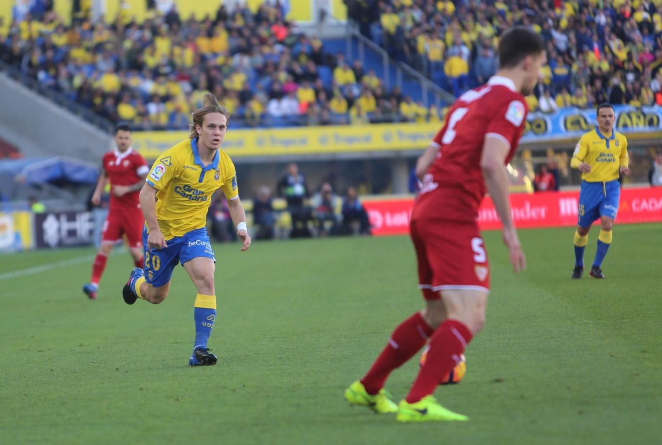 Imagen del partido entre la UD Las Palmas y el Sevilla FC. Alejandro Ramos.