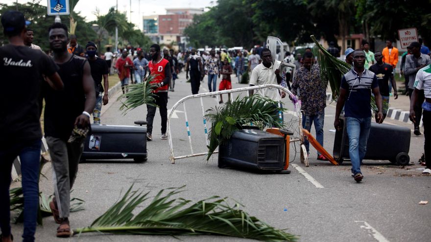 Máxima tensión y varios muertos en las protestas contra la violencia policial en Nigeria
