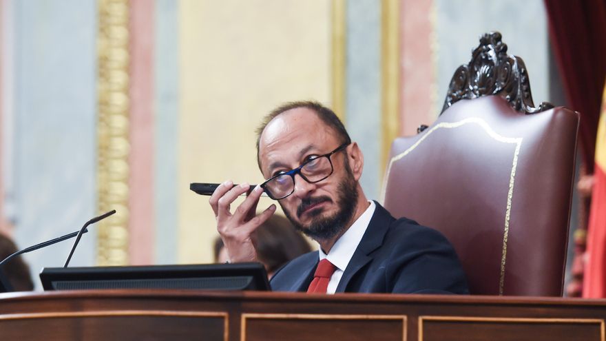 El vicepresidente primero de la Mesa del Congreso, Alfonso Rodríguez Gómez de Celis, durante una sesión plenaria en el Congreso de los Diputados.
