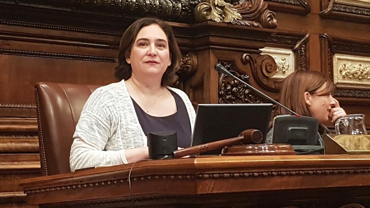 Colau asegura que "no hay violencia" sino "algún incidente aislado" por los CDR en Cataluña y rechaza la judicialización