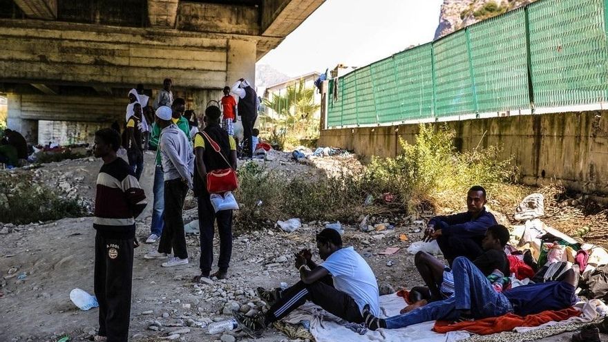 Irregularidades y devoluciones de migrantes en la frontera ítalo-francesa: "No entiendo por qué nos tratan así"