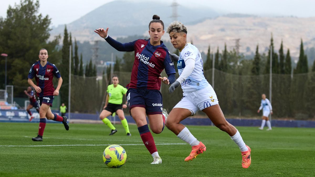 María José Pérez en la visita al Levante