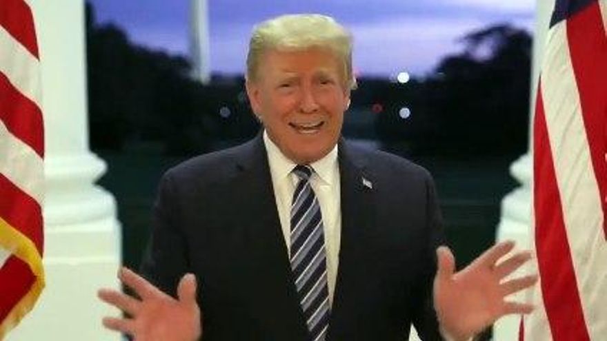 Trump regresa a la Casa Blanca pese a no estar "fuera de peligro" por la COVID-19 y se quita la mascarilla: "No dejéis que el virus domine vuestras vidas"
