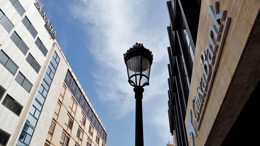 La PAH denuncia que fusión Bankia y CaixaBank "es nueva estafa a ciudadanía"