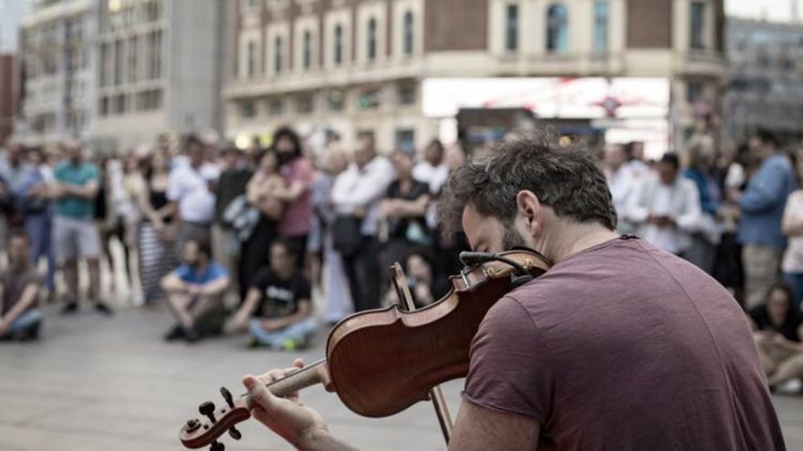 Prohibidas las actuaciones de músicos callejeros en la Gran Vía de Madrid