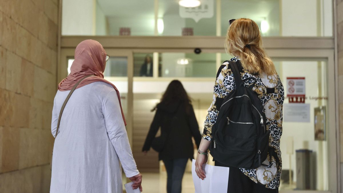 El proceso de regularización extraordinaria de migrantes mediante el trámite presencial ha comenzado este lunes en Logroño sin colas, gracias a la adjudicación de turnos.