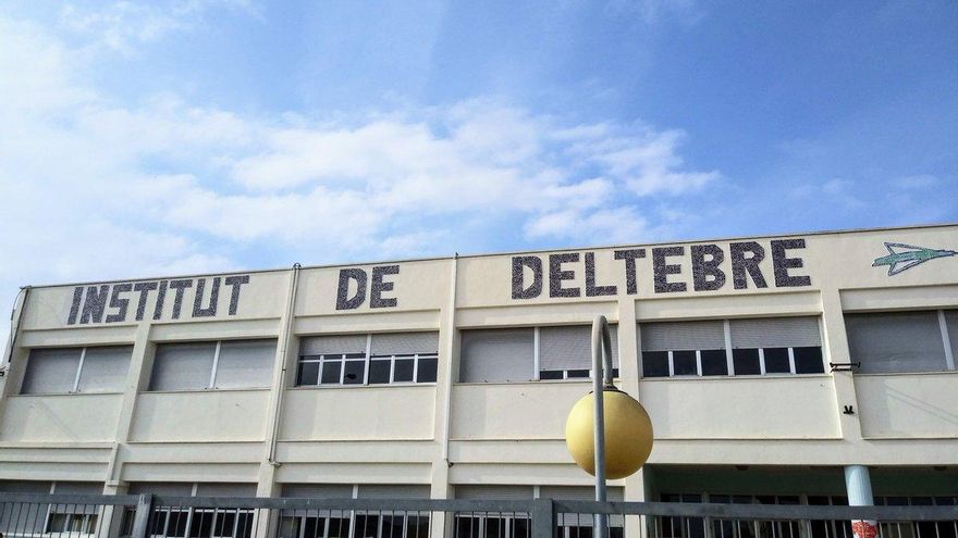 Un viaje de fin de curso a Tenerife, origen de un brote de COVID en un municipio de Tarragona