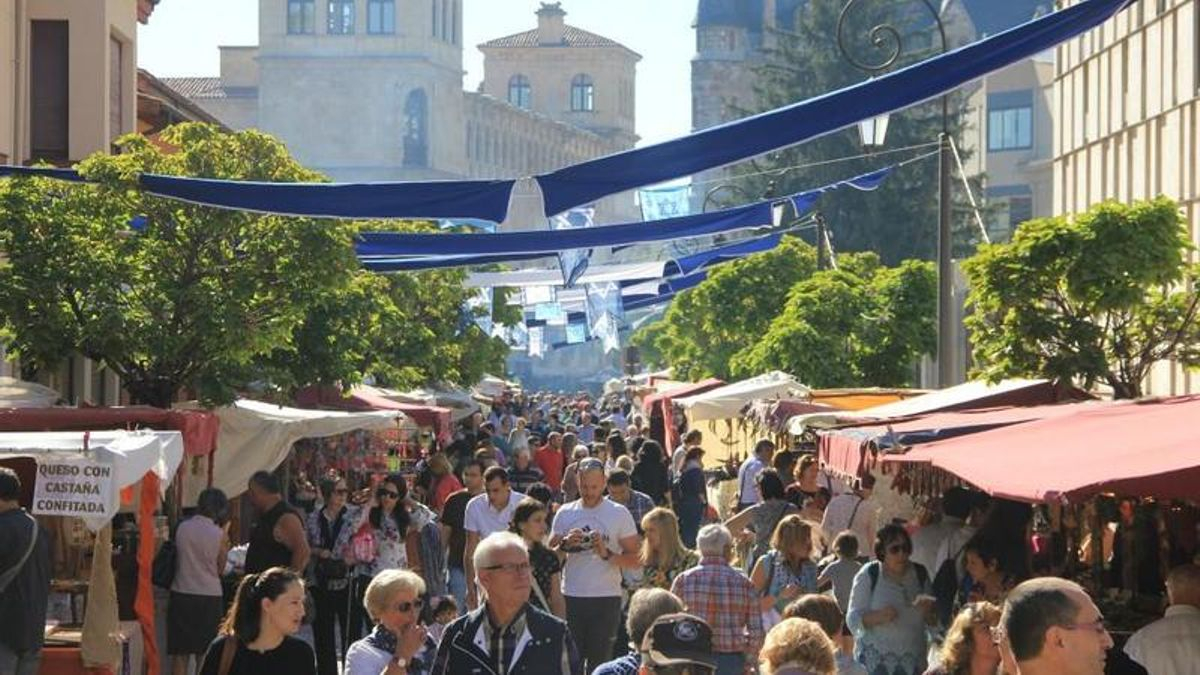 Cortes, desvíos y aparcamiento especial: así cambia el tráfico en León por el Mercado Medieval y San Froilán
