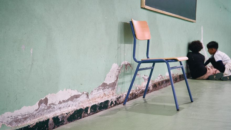 Los colegios públicos de Sevilla suspenden en mantenimiento y limpieza, según una auditoría del Ayuntamiento