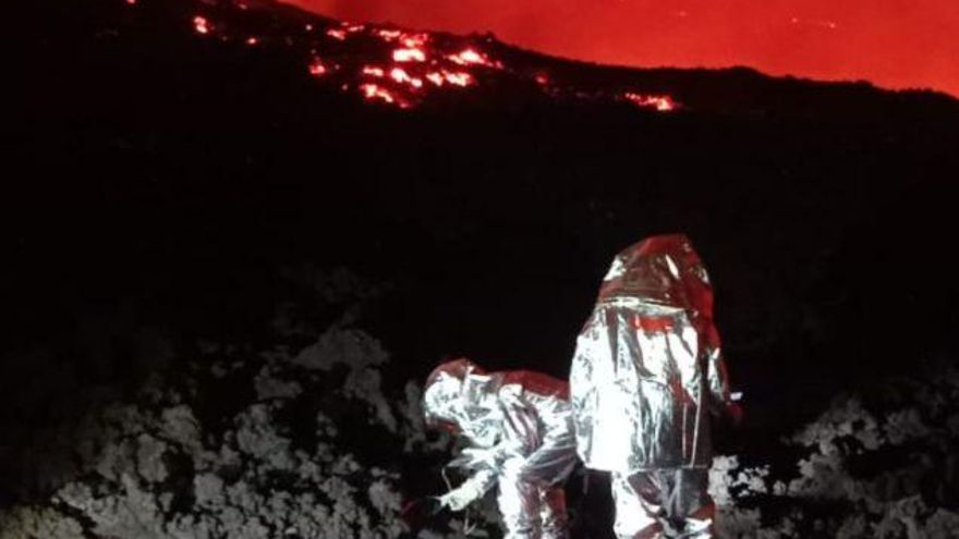 Así fue como la Unidad Militar de Emergencia le tomó la temperatura a la nueva colada del volcán de La Palma