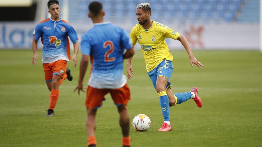 El tinerfeño Alberto Moleiro resuelve el atasco de la UD Las Palmas frente al San Mateo
