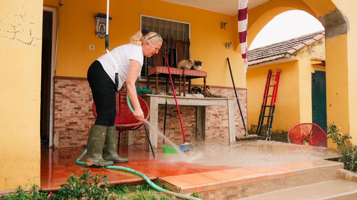 El lodo y el barro, dentro de las parcelas de las calles Perdiz y La Tórtola