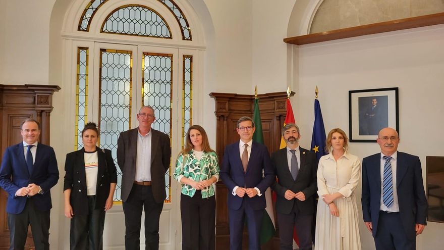 Municipios rurales contra las macroplantas y la Junta de Andalucía constatan su desacuerdo: "Hablamos otro idioma"