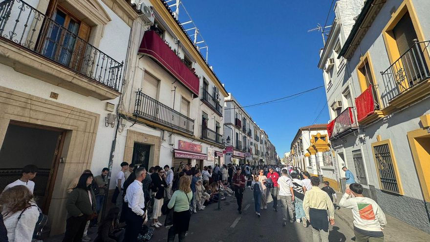 Expectación en la salida del Prendimiento