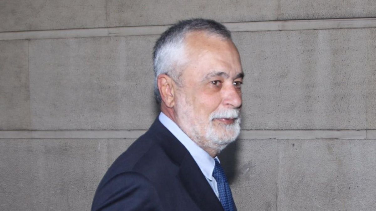El abogado de Griñán: "El Gobierno ha presionado para que hagan el paseíllo y compensen los casos nuevos de corrupción"