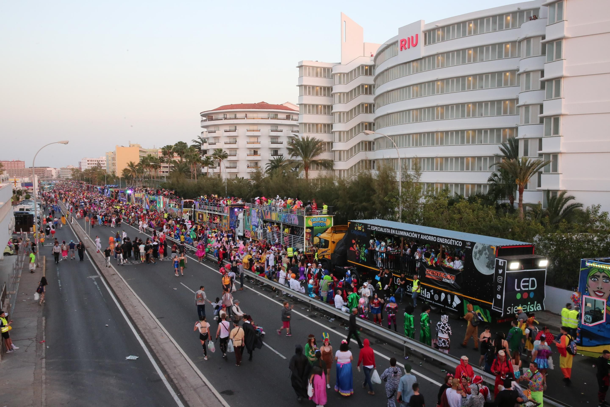 Cabalgata del Carnaval de Maspalomas.