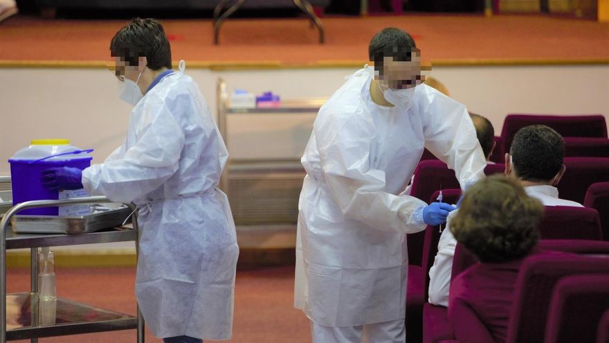 El Constitucional estudiará si los jueces pueden obligar a menores y ancianos a vacunarse contra la COVID