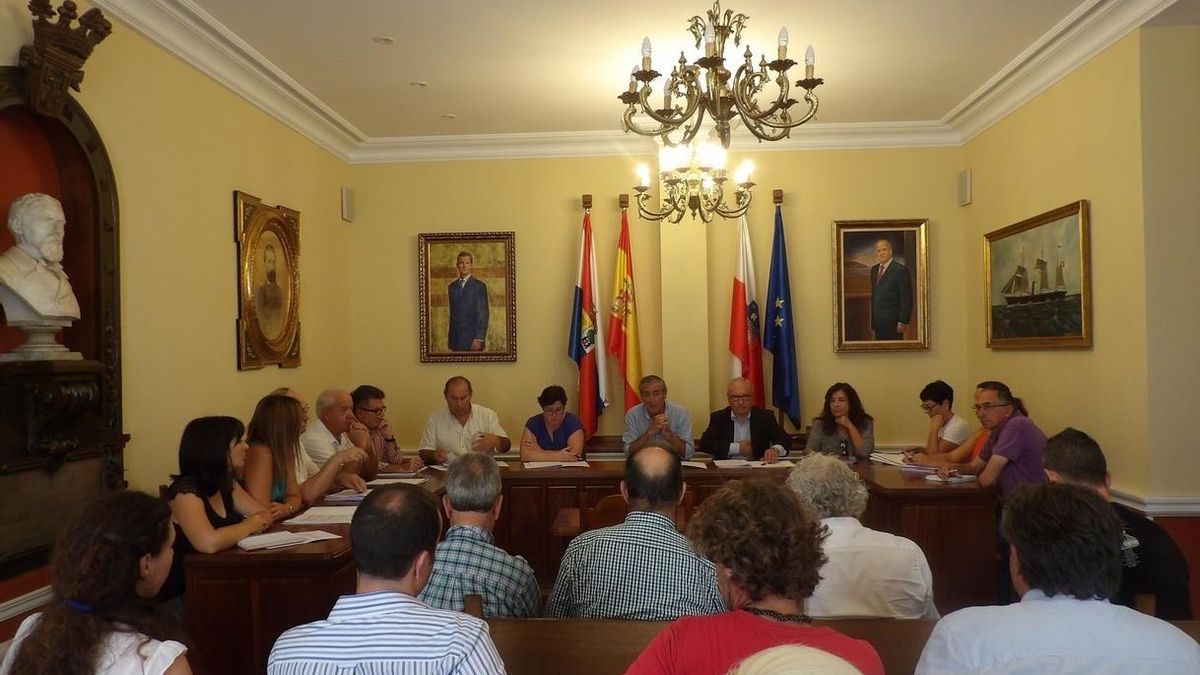 Reunión en Suances para analizar los recientes episodios de contaminación del agua.