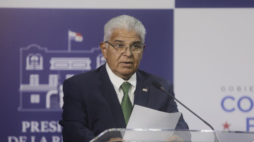 Mulino espera "cerrar el compromiso" con Chiquita para que reabra operaciones en Panamá