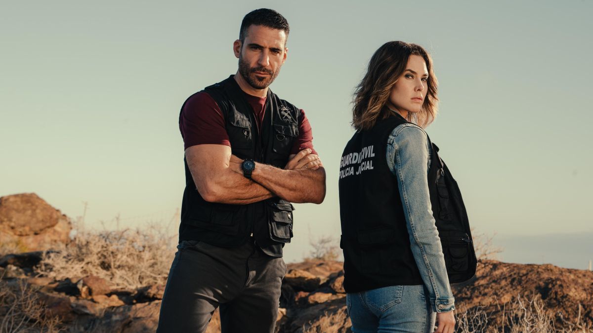 Cartel de la serie 'Weiss & Morales', con Katia Fellin y Miguel Ángel Silvestre.